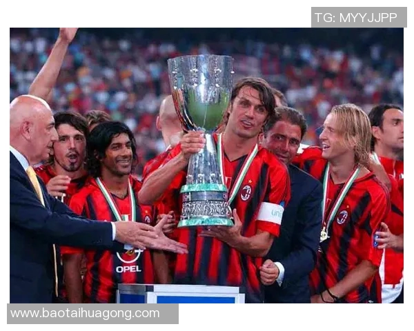 红色战袍下的足球传奇：解析那些穿红衣的球星与他们的辉煌时刻